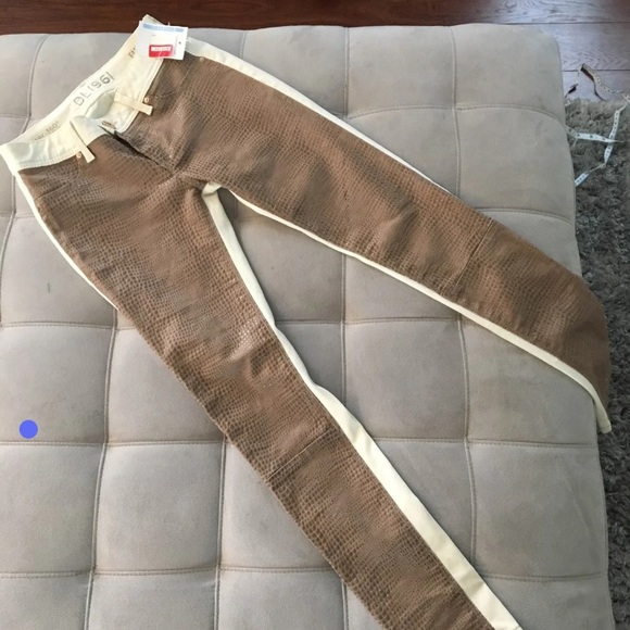 💕MAKE AN OFFER 💕4 Way Stretch Comfort Emma Jeans - Picture 4 of 6